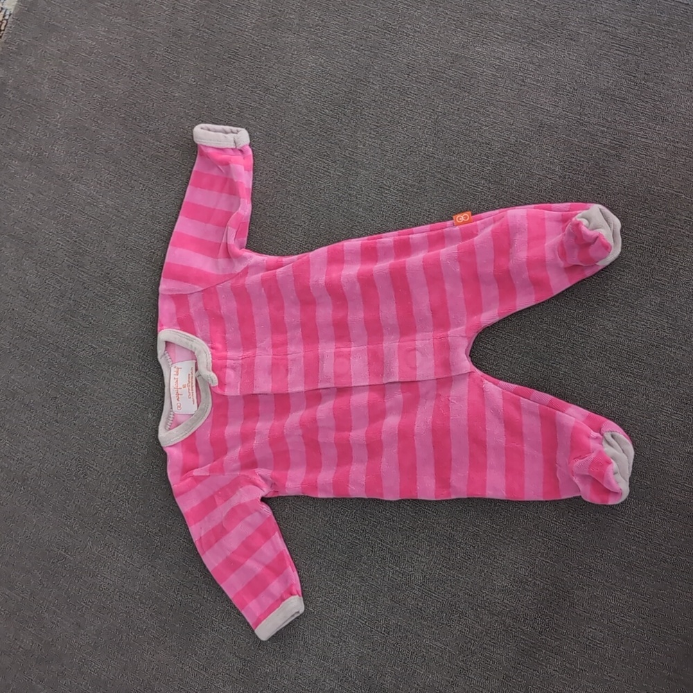 Magnetic velour footie